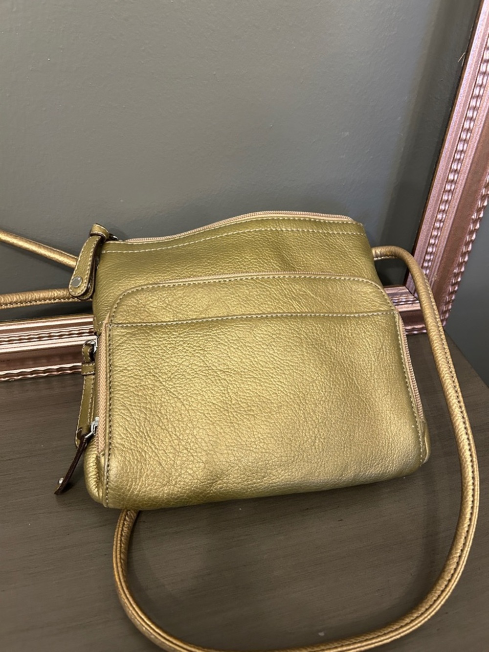 Metallic Gold Crossbody Bag with Front Pocket - Picture 4 of 6